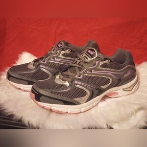 Women's Avia